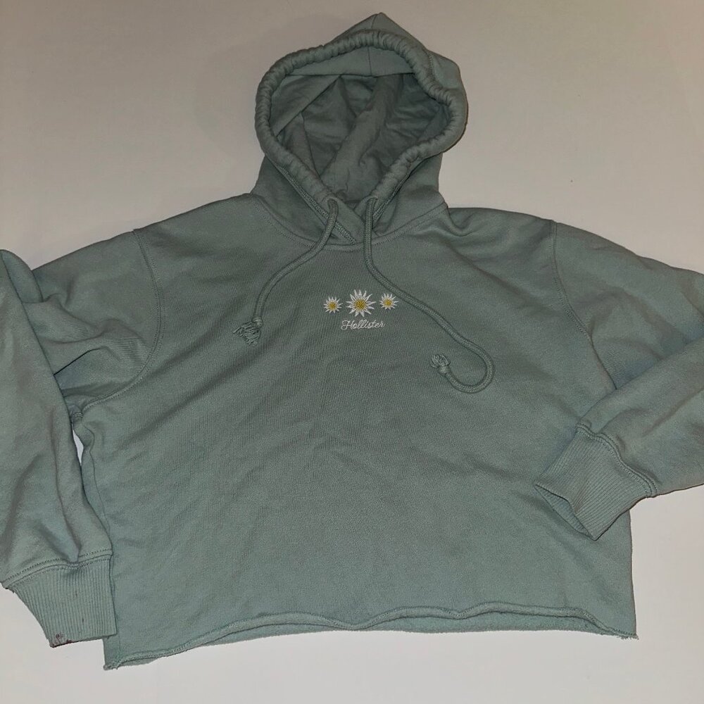Hollister Cropped Sage Green Daisies Hoodie Womens XS Cozy Sweatshirt Pullover